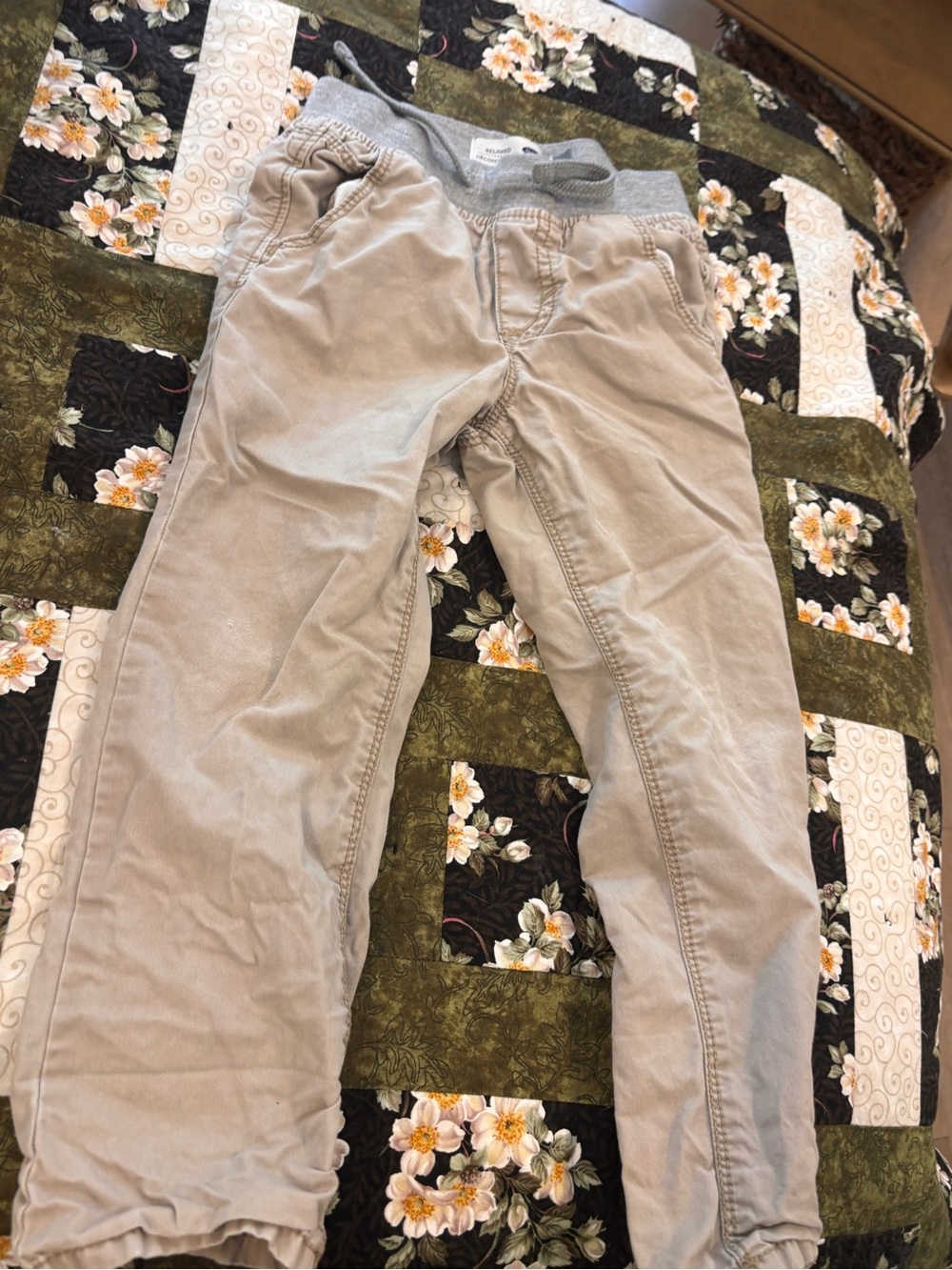 Old navy Boys Casual Elastic-Waist Chino Relaxed  Pants in Light Khaki size 3T